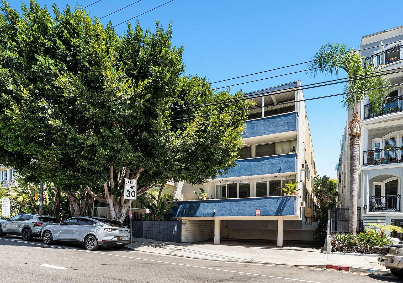 11946 Montana — Photo 1