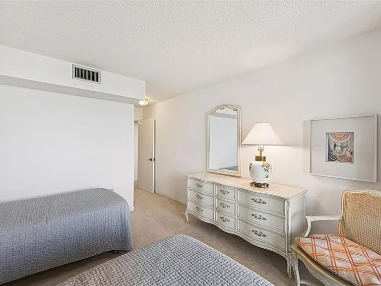 11 Sunset Dr #502 — Photo 35