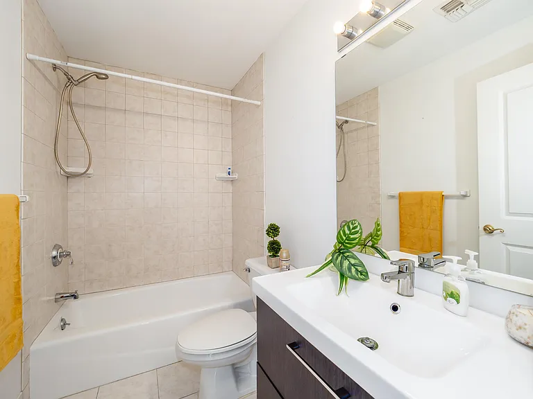 323 Jackson St — Photo 10