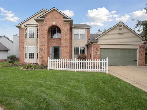 1894 Twin Sun Cir, Commerce Township, MI 48390