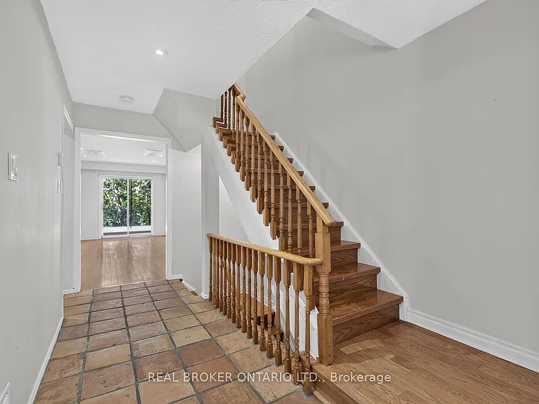 109 Robert Hicks Dr — Photo 16