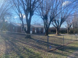 145 Summermont Cir, Summer Shade, KY 42166