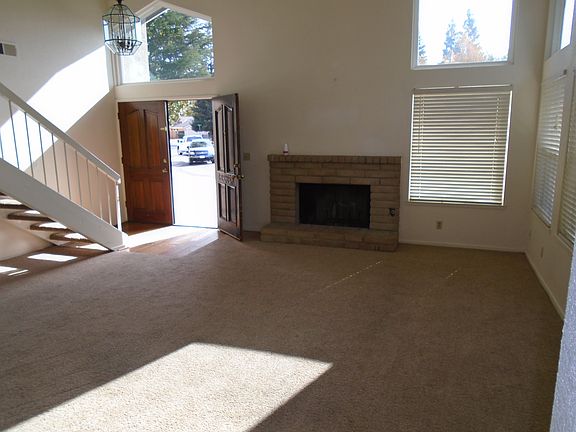 4th image of 1023 Hamlet Ct