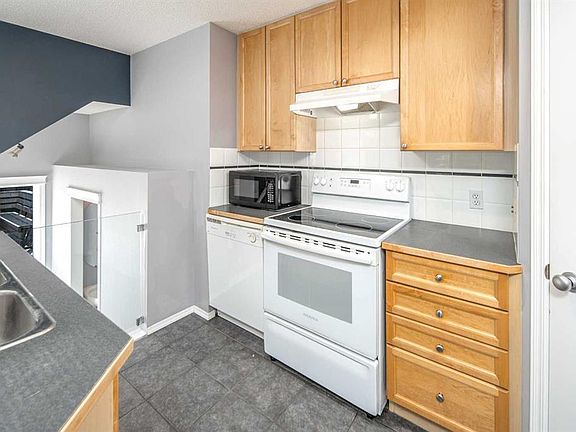 5th image of 78 W Tuscany Springs Rise NW