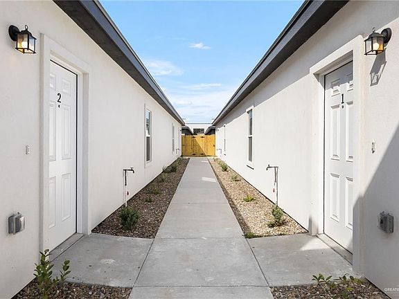 3rd image of 2509 Hilltop Ave