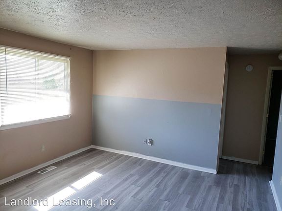4th image of 211 Brace Ave #B