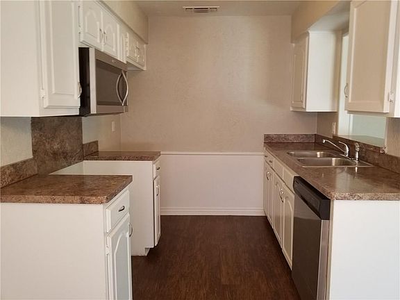 5th image of 3716 Pacesetter Dr