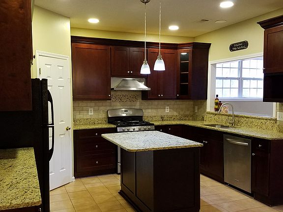 Kitchen-Granite Counter top
