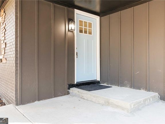 4th image of 2718 Delowe Dr