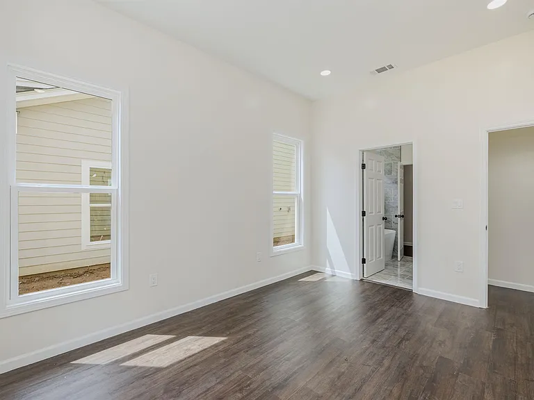 1061 Shaw Pl — Photo 9