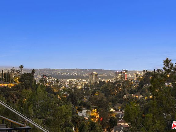 4th image of 2549 Canyon Oak Dr