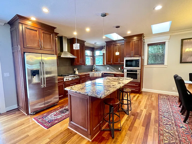 4635 SW 47th Ave — Photo 6