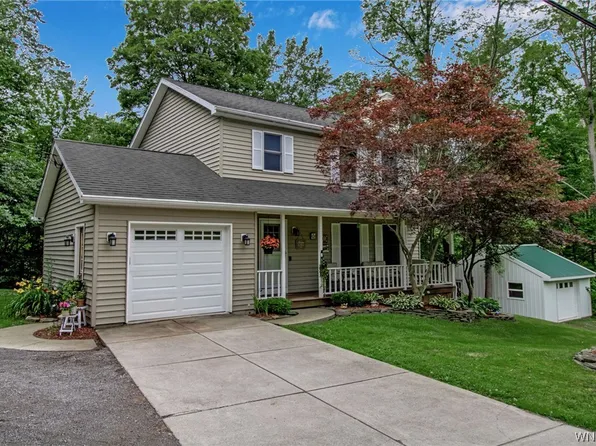 70 Clinton St, Alden, NY 14004