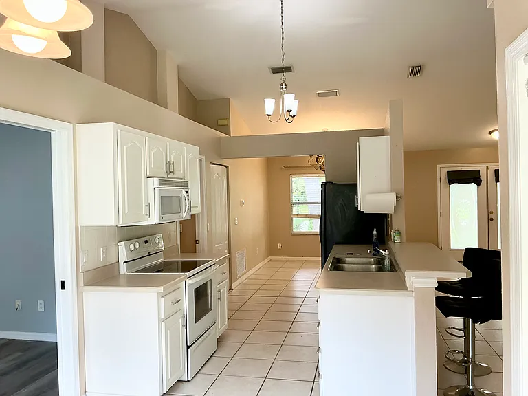 401 Harbour Lights Dr — Photo 12