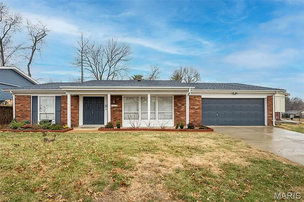 4852 Danebury Dr photo 1