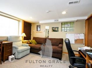 1145 W Addison St #1, Chicago, IL 60613