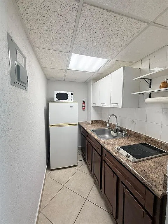 1 bed, 1.0 bath, 441 sqft, $1,200 — Photo 2