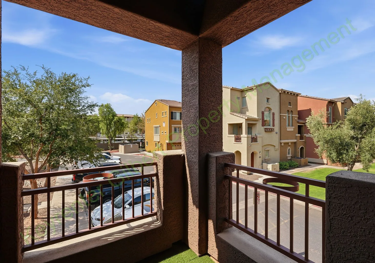 Stylish Chandler Condo with Community Pool in a Prime Location! — Photo 3