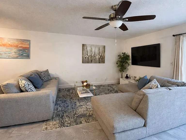 704 SW 4th Ave #1 — Photo 10