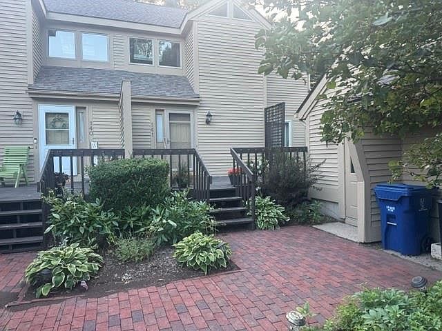 1st image of 141 Pine Glen Dr