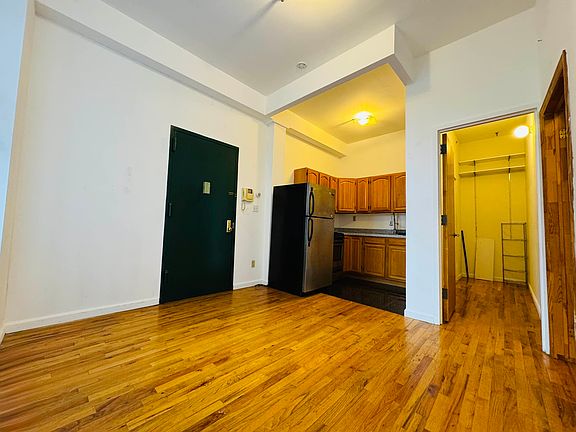 4th image of 119 Avenue D APT 4D