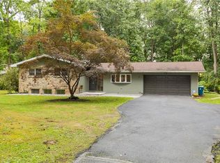 3745 Oakland Rd, Bethlehem, PA 18020