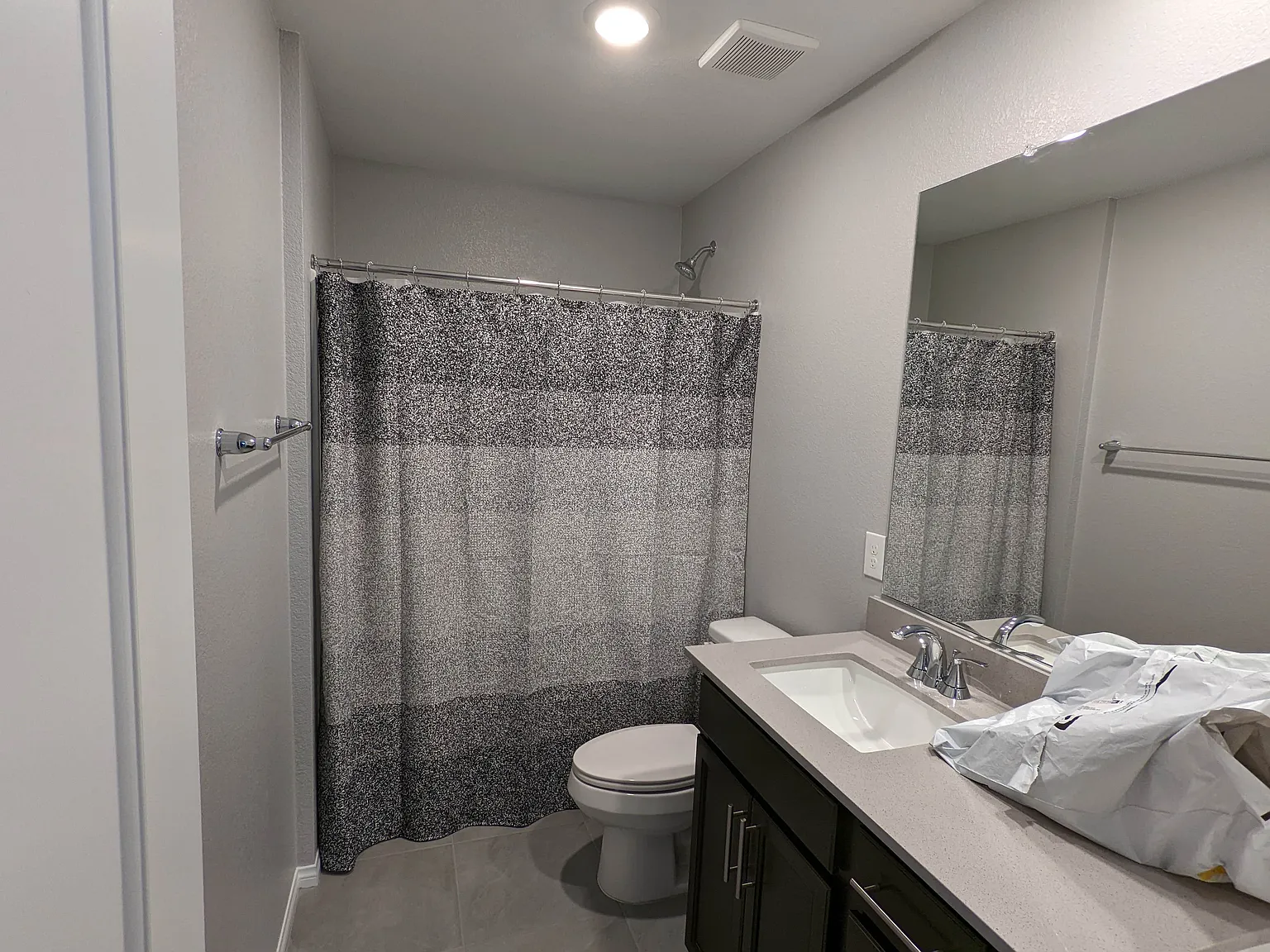3 bed, 2.5 bath, 1762 sqft, $800 — Photo 3