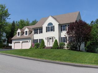 17 Revolution Dr, Leominster, MA 01453