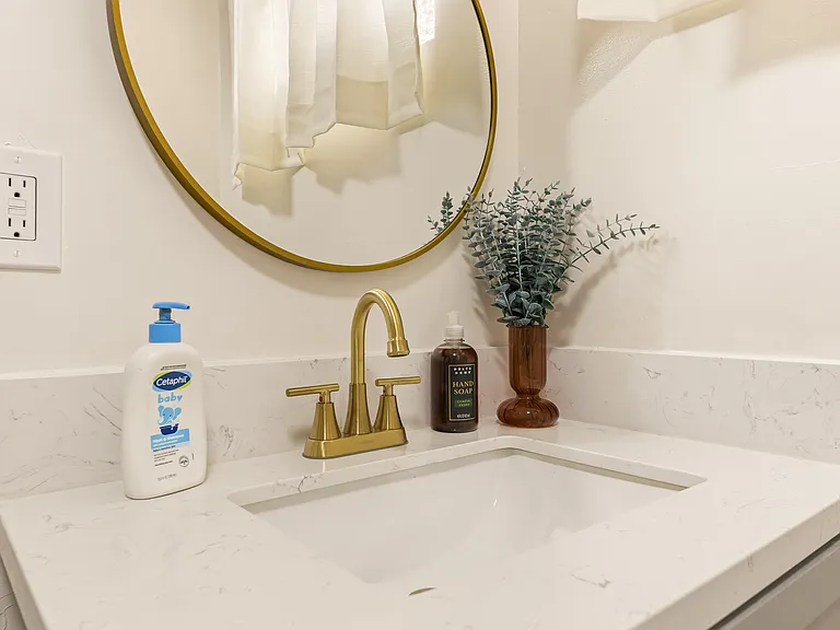 1105 W Berkeley Ct — Photo 10