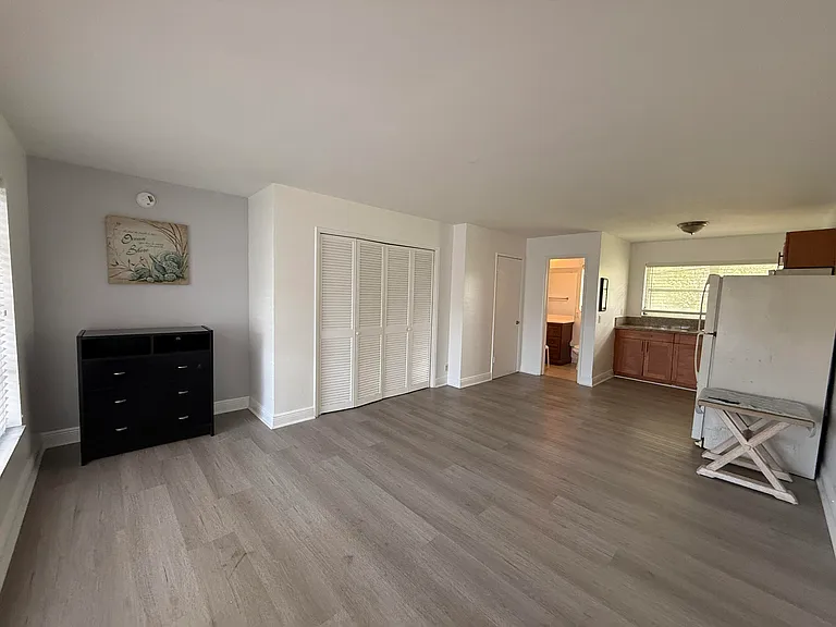 3226 NE 12th St #10 — Photo 3