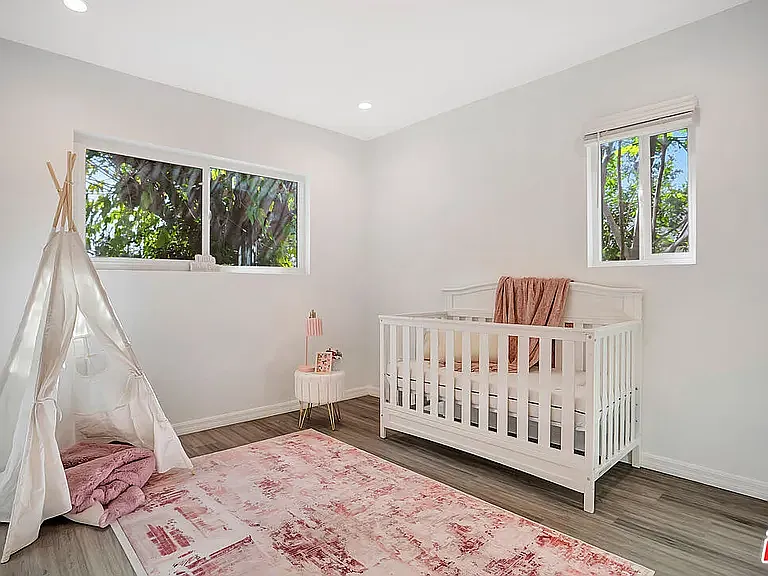 17527 Haynes St — Photo 10