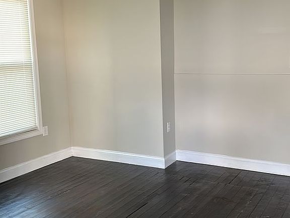 2nd image of 148 York St #150