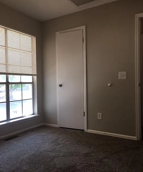 2nd upstairs bedroom with large walk in closet