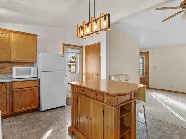 2225 South 12th STREET, Manitowoc, WI 54220