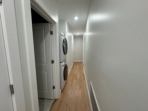 5th image of 161 Bidwell Ave