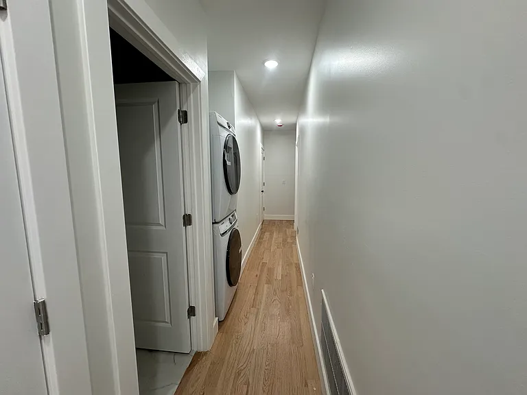 161 Bidwell Ave — Photo 5