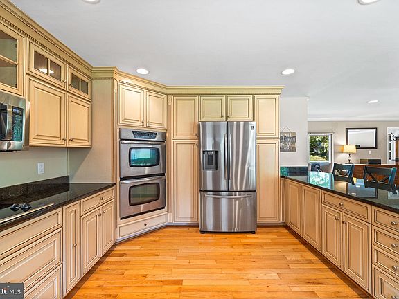 5th image of 28809 Greenberry Dr