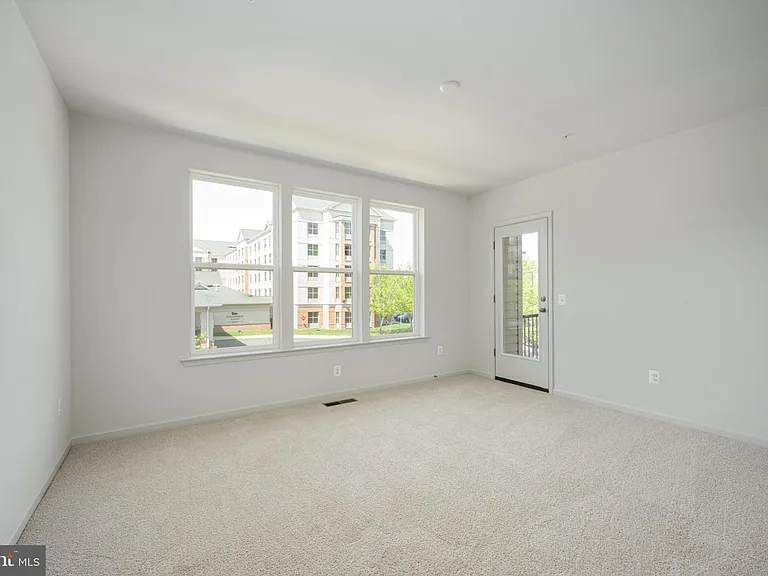 2630 Neabsco Common Pl — Photo 17