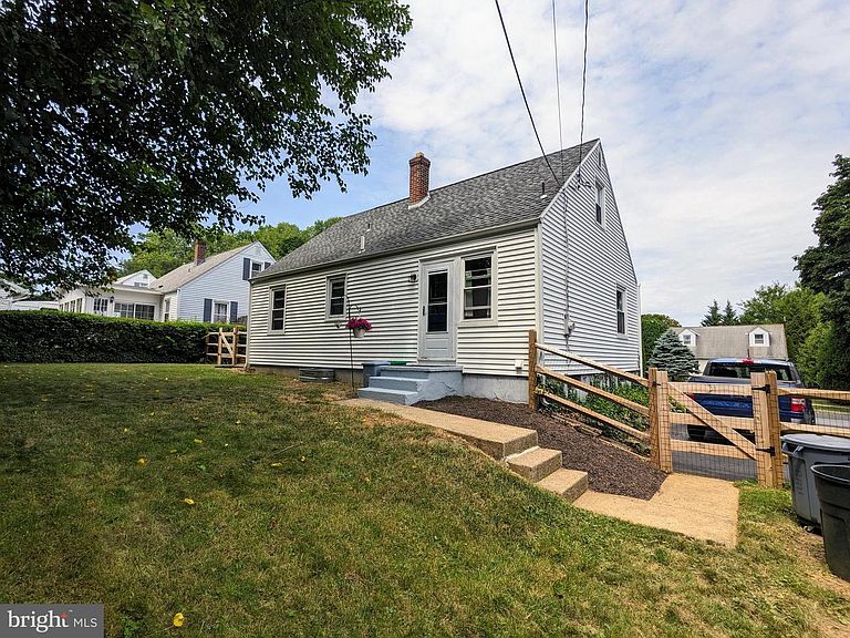 Listing photo 3