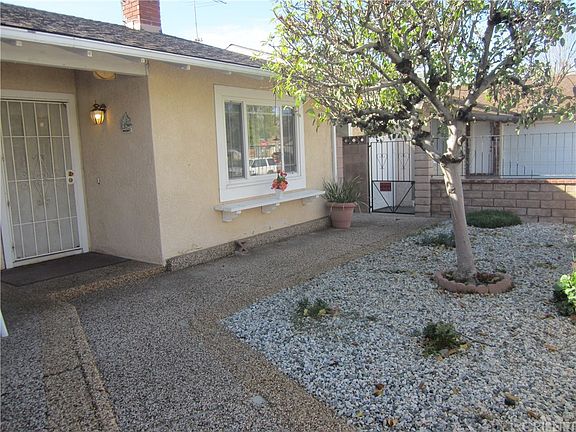 3rd image of 23450 Kittridge St
