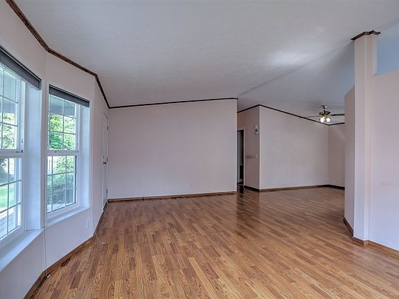 5th image of 213 S West St