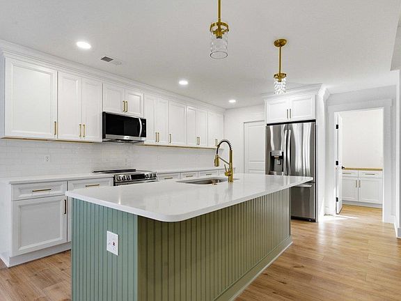 4th image of 81 Safe Harbor Ave.