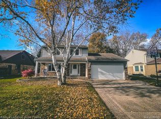 40337 Republic Dr, Sterling Heights, MI 48313