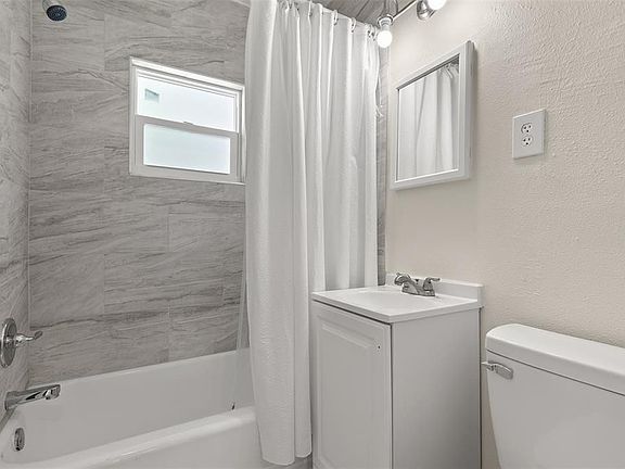 5th image of 1101 Drew St #B