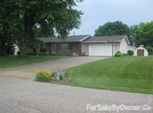 69132 Marietta Dr, New Paris, IN 46553