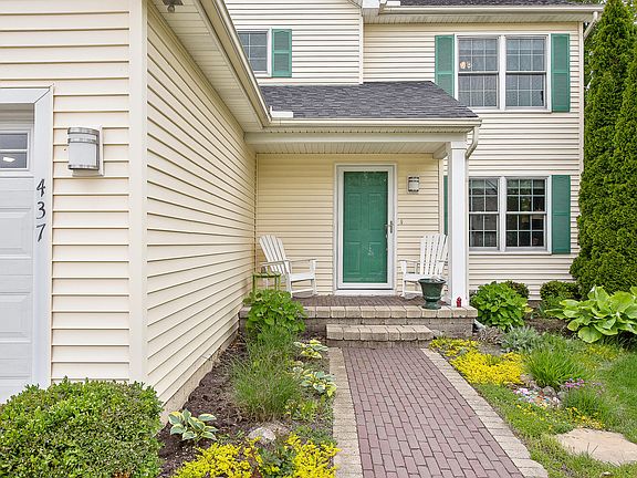 2nd image of 437 Cambridge Dr