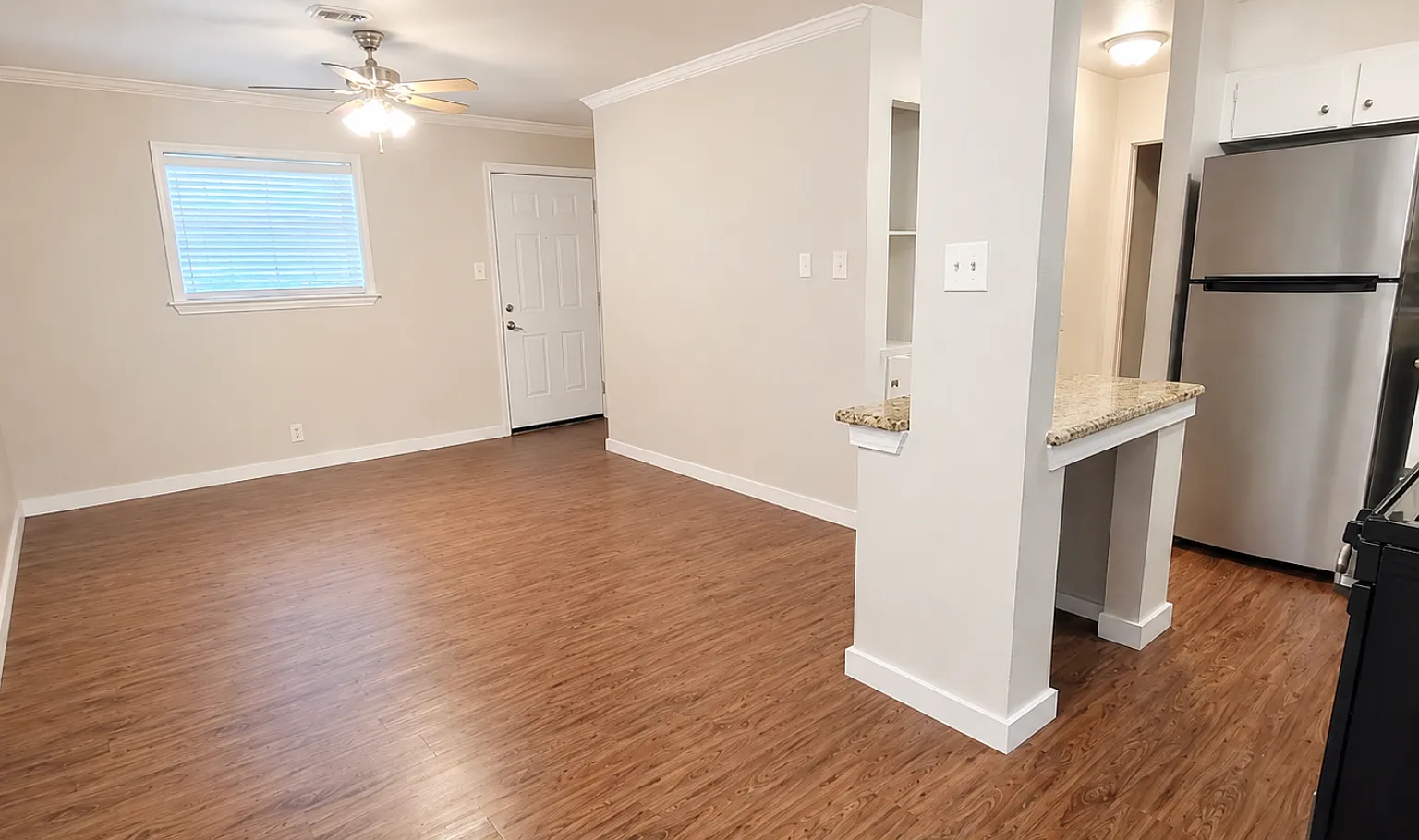 1 bed, 560 sqft, $960 — Photo 2