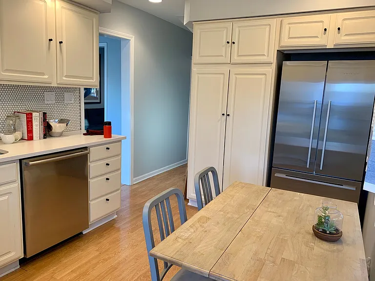 Eat-in Kitchen
