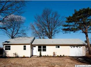 20 Springdale Rd, Kendall Park, NJ 08824