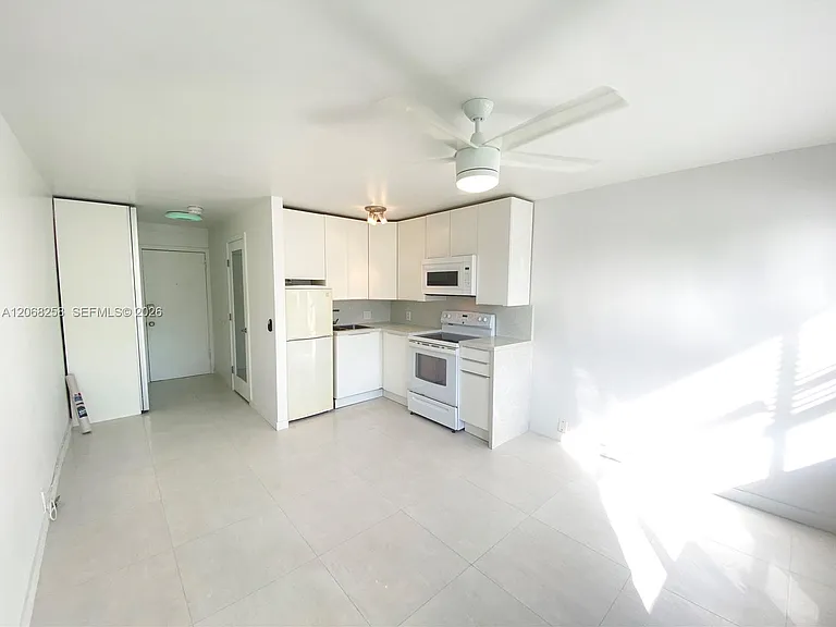 6484 Indian Creek Dr #205 — Photo 2